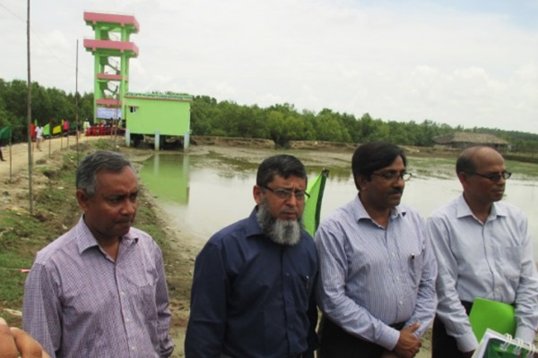 Secretary, Ministry of Environment and Forests; Director General, Department of Environment visiting VCC and Watch Tower in Cox’s Bazar in 2017.